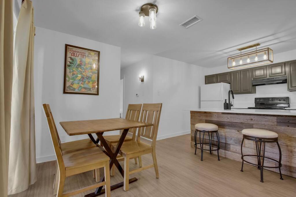 Condo Near Downtown Austin! Exterior photo